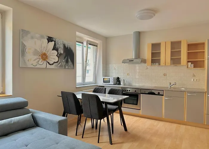 Center * Sankt Poelten